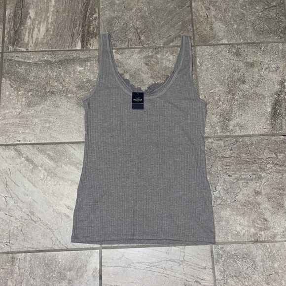 Hollister ribbed tank with floral details. Women’s size large. - Picture 2 of 3